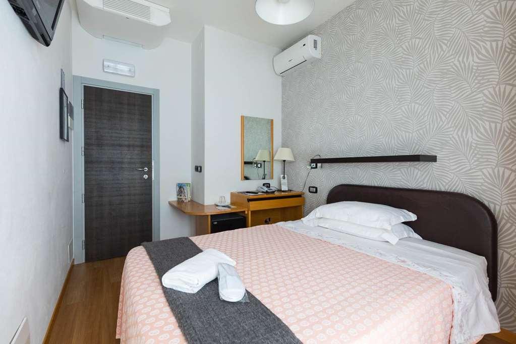Hotel Logonovo ليدو ديلي ايستينسي الغرفة الصورة