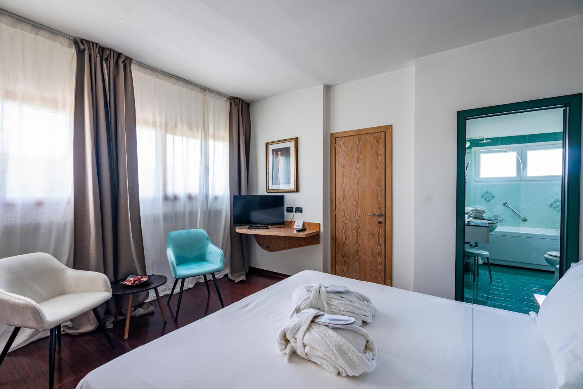 Hotel Logonovo ليدو ديلي ايستينسي المظهر الخارجي الصورة