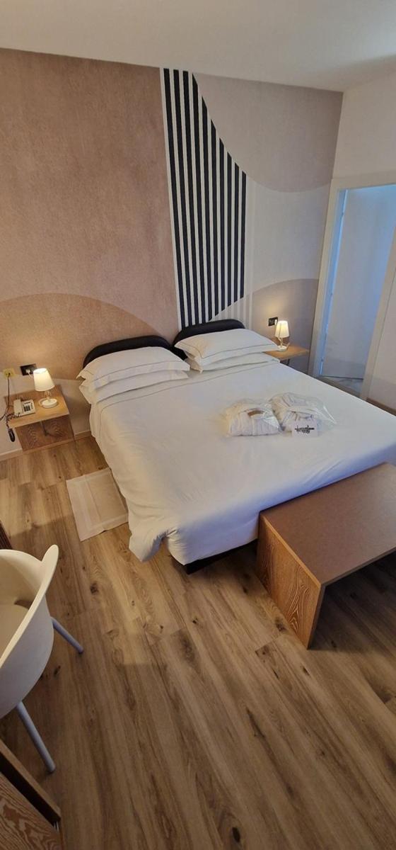 Hotel Logonovo ليدو ديلي ايستينسي المظهر الخارجي الصورة