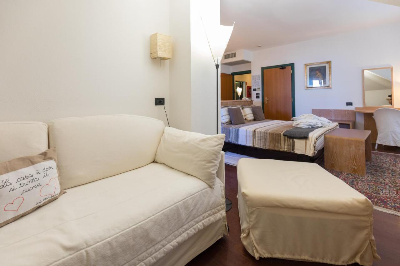 Hotel Logonovo ليدو ديلي ايستينسي المظهر الخارجي الصورة